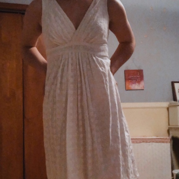 White flower pattern dress - Picture 2 of 7